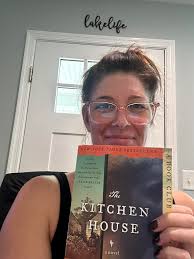 What is the reading order of Colleen Hoover books?