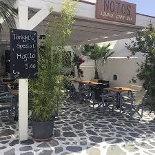 Ανέβασε βίντεο από την στιγμή της επίθεσης στα μαγαζιά της συζύγου του. Notos Lounge Cafe Bar Astypalaia Kritikes Estiatoriwn Tripadvisor