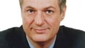 Alex Türk va démissionner de la CNIL pour se consacrer à la politique