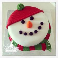 23 Best Fondant Christmas Cake Ideas Christmas Cake Xmas Cake Cupcake Cakes