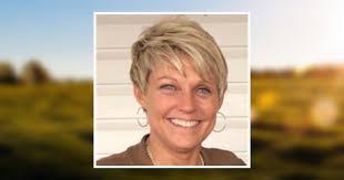 Paula Jolly's Instagram, Twitter & Facebook