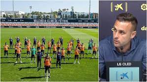 Valencia cf need two midfielders badly (self.valenciacf). 8ntwtupfdmk9um