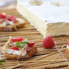 Tartines De Brie De Meaux Aop Bacon Et Framboises Recette Brie Brie Recette