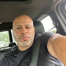 Signs a MAN is BROKE!