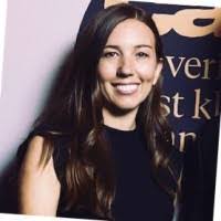 Alicia Earls's Instagram, Twitter & Facebook