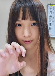 Hey! Hey you! Yeah You!... you ain't ugly, so cut the crap. I'd scoop ya up  in NY minute... what you ride BTW?