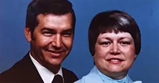 Nicole Sennett's Instagram, Twitter & Facebook