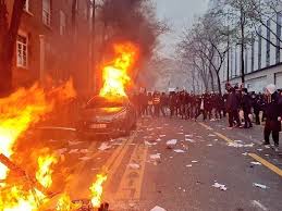 Les intermittents quittent le théâtre de l'odéon pour occuper un autre lieu culturel. Videos Manifestation Contre La Loi Securite Globale Violences Et Incendies A Paris Actu Paris