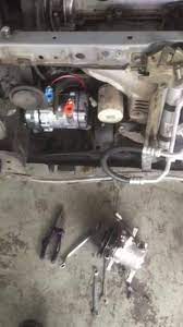 Dan kereta ini masih di dalam keadaan 'idling', tidak bergerak. Compressor Jenis Piston Bengkel Aircond Melaka
