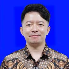 Evolusi pendidikan dan parenting: Dulu ketika SD sampai SMA kalau saya  mengadu ke ayah kalau saya disekolah itu: 1. Dimarahin guru (diteriaki)  karena ga mengerjakan PR, 2. Digunting paksa rambutnya…