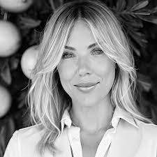 Amanda Wahlstrom's Instagram, Twitter & Facebook