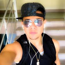 Denis Roman (@denis_roman7)