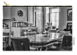 Trouvez 1950 kitchen table dans meubles | achetez ou vendez des meubles de qualité neufs ou usagés à 1950 kitchen table à ontario. Americana 1950 Kitchen 1950s Retro Kitchen Black And White Carry All Pouch For Sale By Paul Ward