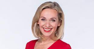 Dort gibt es vieles interessantes zu sehen. Jana Hora Goosmann Ist Mona Rote Rosen Ard Das Erste