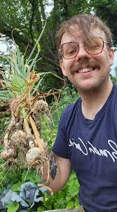 5 Spring Garlic Tasks to max our your harvest this summer!