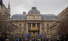 Le palais de justice comporte également en son sein les services du parquet attenant à ces juridictions. Fichier Palais De Justice De Paris Jpg Wikipedia