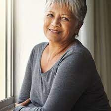 Le but d'une coupe à 60 ans va être de dégager le. Coiffure Cheveux Courts Femme 65 Ans