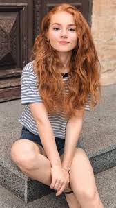 rote haare model locken lang kupfer wunderschon red hair model model hair red hair blue eyes