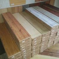 Harga lantai vinyl klik model terbaru spc tanpa butuh lem tinggal susun dan bisa bongkar pasang motif kayu hanya. Jual Vinyl Lantai Per Box Murah Harga Terbaru 2021