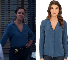 Amy santiago + brooklyn 99. Brooklyn Nine Nine Season 5 Episode 8 Amy S Blue Blouse Shop Your Tv