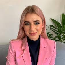 Ashley Wigginton's Instagram, Twitter & Facebook