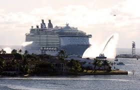 Allure of the seas je najvei putniki brod dananjice kuhinja pripremu salata meso pekara (kruh) umaci jastog kuhanje juhe neki od djelatnika kuhinje meso neki od djelatnika kuhinje. One Of The World S Largest Cruise Ships