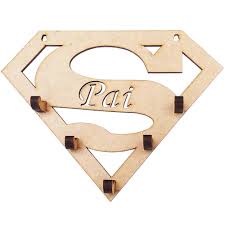 Lembrancinhas dia dos pais 2021 com garrafa pet por ser reutilizável, a garrafa pet pode ser um material usado para elaborar lembrancinhas do dia dos pais. Porta Chave Super Pai 17x13 Cm Mdf Cru Lembrancinha Artesanato Dias Dos Pais