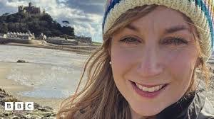 Manon Davies's Instagram, Twitter & Facebook