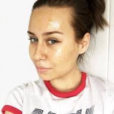 Acne & acne scars face mask & skin care recipes skin foods and smoothies moisturizers & serums whether you are 15 or 50, are always some things you can absolutely guarantee will turn up in your. 5 Diy Manuka Honey Face Mask Recipes Manuka Doctor
