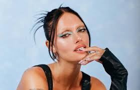 Oriana Sabatini se animó a hablar de sexo y pornografía en su podcast y  dejó a