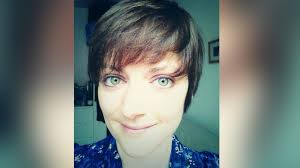 Short pixie haircuts is a hot and popular hairstyle for women.it has plenty of advantages to give us a wonderful look when compared with medium to long hairstyles.most of the pixie haircut are of featured with short layers which can be tapered to fit all kinds of face shapes. Woman Documents Changing Appearance After Cancer Treatment With A Selfie A Day Abc News