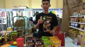 Check spelling or type a new query. Kuliner Unik Di Jambi Keripik Pisang Pak Dj Ada Rasa Kopi Tribun Jambi