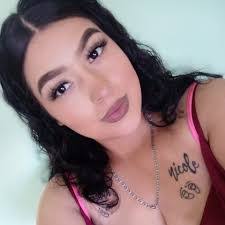 Aracely Ponce's Instagram, Twitter & Facebook