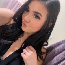 Kim Lomeli's Instagram, Twitter & Facebook