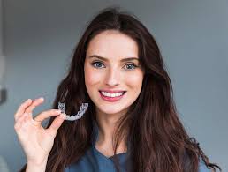 Learn the process of Hollywood smile transformation with IPS E.max shells!