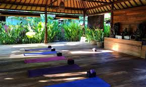 Bali, with its serene atmosphere and lush scenery, has become a top destination for yogis who travel all the way to meditate and experience the beauty of the island. Bali Yoga Retreats 2021 Balispirit