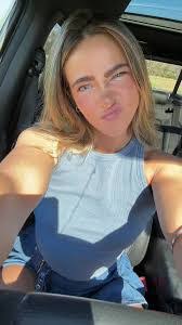 Alison Lindsay's Instagram, Twitter & Facebook