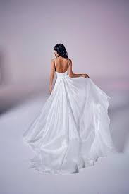 The wedding trends you need to know for 2021. Tabitha Romance Train Modern Love Collection 2021 Suzanne Neville