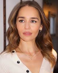 Both so stunning 😍😍