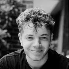 Elliot Manning's Instagram, Twitter & Facebook