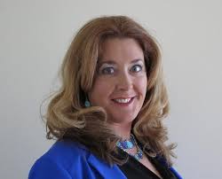 Winning Ways in Commercial Real Estate: 18 Successful Women Unveil the Tips  of the Trade in the Real Estate World : DeGange, Margo, Goodwin, Pamela J.,  MacKenzie, Gwen, Richardson, Valerie, Pierson, Jennifer