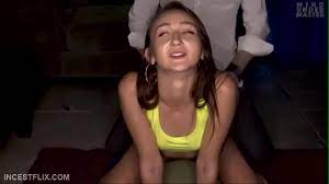 Yoga Girl Gets Hypnotized - XNXX.COM
