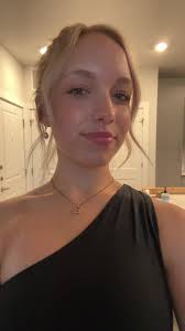 hannah lanham 🩵 (@hannahlanham_)