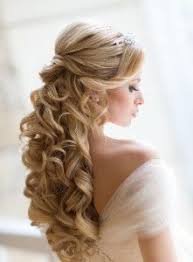 Cele Mai Frumoase Coafuri Cu Bucle Wedding Hair Down Hair Styles Wedding Hairstyles