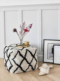 Pouf en matière recyclée garnissage : Tuto Pouf Diy Comment Faire Son Pouf Soi Meme Westwing