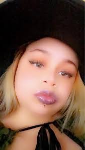 Jasmine Arroyo's Instagram, Twitter & Facebook