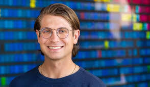 Walter Pang's Instagram, Twitter & Facebook