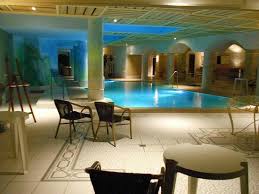 Si vous jugez un contenu raciste ou incitant a la haine, ou si vous constatez un probleme de. Piscine Photo De Le Manoir Aix Les Bains Tripadvisor