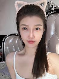 It's raining in #LA this morning so #stayinghome #cozy in bed ! What are  you up to ?