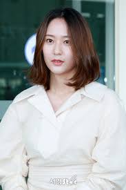 The new year can be a time of cleansing, healing, and new beginnings. í¬ë¦¬ìŠ¤íƒˆ ëˆˆì— ë°•ížŒ ë³´ì„ì´ ë°˜ì§ë°˜ì§ ê³µí•­íŒ¨ì…˜